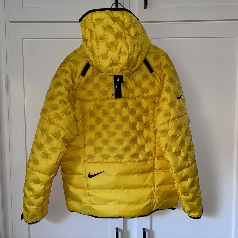 NIKE NSW TECH PACK DOWN FILL YELLOW COAT & PARKA JACKET CUS770-010 MEN’S LNWT - Picture 9 of 16